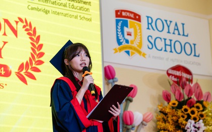 Bắt trọn khoảnh khắc xúc động trong lễ trưởng thành của học sinh cuối cấp trường song ngữ
