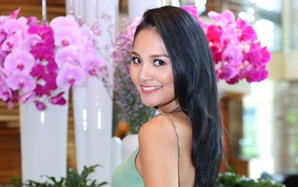 Hoa hậu Hương Giang xuất hiện rạng rỡ sau scandal dùng túi rởm