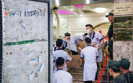 Công an làm việc suốt 8 tiếng ở Thẩm mỹ viện Mailisa Hà Nội, hàng chục thùng carton được chuyển ra