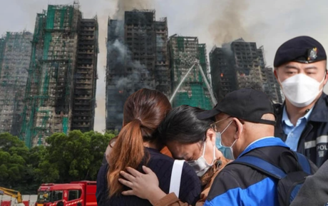 Hỏa hoạn tại 8 tòa nhà chung cư Hong Kong (Trung Quốc): Số người tử vong tăng lên 55, nhiều người đang tìm kiếm thân nhân mất tích