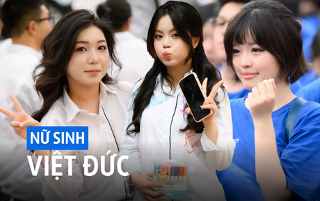 1 phút 10 giây ngắm trọn nhan sắc của dàn nữ sinh Việt Đức trong lễ bế giảng cuối cùng thời học sinh