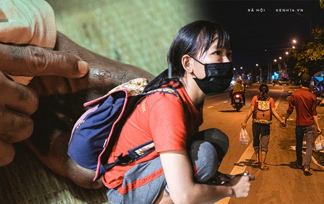 Đôi chân phồng rộp trên hành trình đi bộ hồi hương của những lao động nghèo, cả gia đình 4 người chỉ có 7.000 đồng giắt lưng