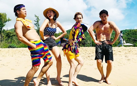 Cuối cùng Nhã Phương đã chịu lộ diện bên hội bạn thân Thuý Ngân, Trương Thế Vinh giữa drama với đạo diễn Nhất Trung?