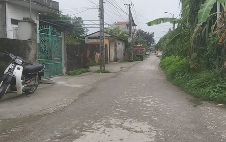 Nhân chứng vụ cháu bé 11 tuổi bị sát hại, 16 triệu đồng bị trộm: "Cháu bé rất ngoan, bố mẹ cũng chỉ là thợ xây chứ không giàu có gì"