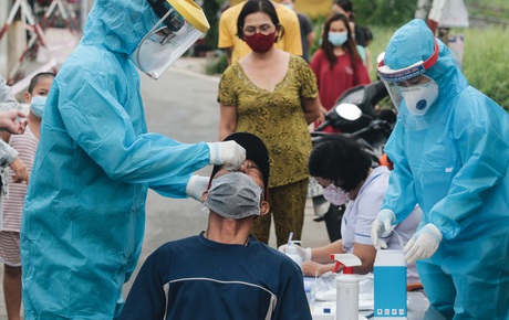 Một phụ nữ mắc Covid-19 có hành trình TP.HCM - Nội Bài, Hà Nội khẩn tìm người trên chuyến bay liên quan