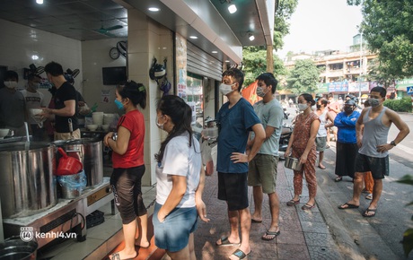 CHÍNH THỨC: Hà Nội công bố 19 quận, huyện, thị xã được bán hàng ăn, uống mang về từ 12h ngày 16/9