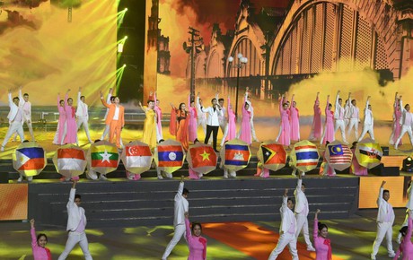 Trực tiếp Lễ bế mạc SEA Games 31: Lời tạm biệt tỏa sáng tinh thần Việt Nam