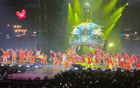 Hoàng Thùy Linh mở màn Vietnamese Concert hoành tráng: dựng cây đa và đầu lân khổng lồ, Wren Evans xuất hiện!