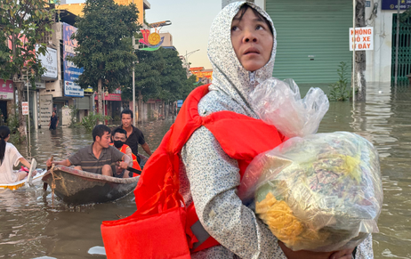 Thái Nguyên và những giọt nước mắt trong lũ dữ: "Con cháu tôi 3 ngày nay không có cơm"