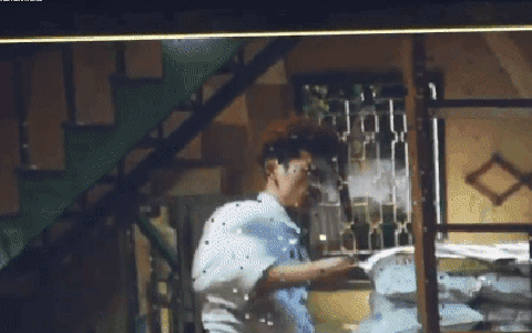 Tuấn Trần bị thương nát cả tay sau màn đấm kịch liệt ở Bố Già, Trấn Thành hoảng hốt hét: Trời ơi nó khùng rồi! Tuấn Trần bị thương nát cả tay sau màn đấm kịch liệt ở Bố Già, Trấn Thành hoảng hốt hét: Trời ơi nó khùng rồi!