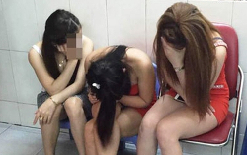 150 nữ nhân viên khỏa thân nhảy sexy, bán dâm ở TP HCM