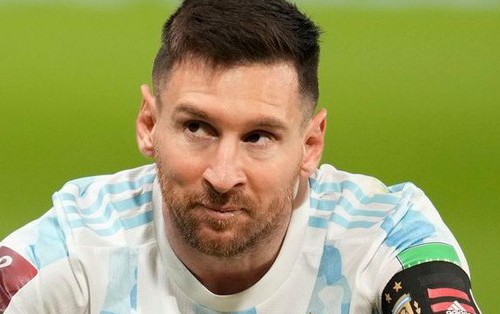 Hé lộ về bài phát biểu đầu tiên của Messi khi làm đội trưởng: "Cậu ấy đã bị vấp ở vài chỗ"