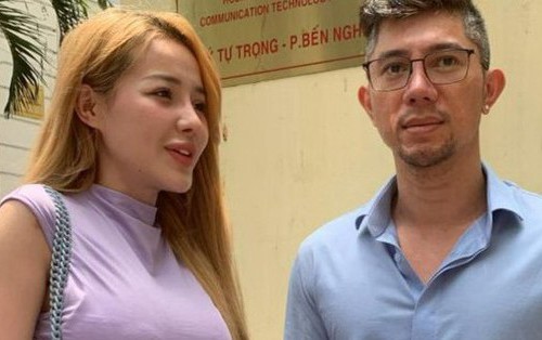 Ngân 98 và ca sĩ Lương Bằng Quang làm việc với Sở Thông tin - Truyền thông TPHCM