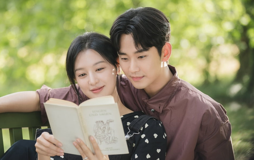 Kim Soo Hyun - Kim Ji Won thân thiết lắm rồi: Đến Dispatch còn công khai "đẩy thuyền", ẩn ý sắp khui cặp đôi?