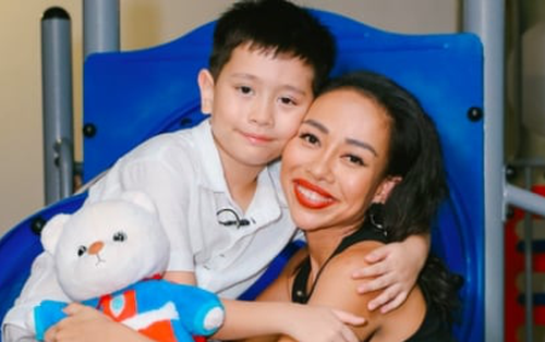 Thảo Trang khóc, hé lộ cuộc sống khó khăn khi làm mẹ đơn thân