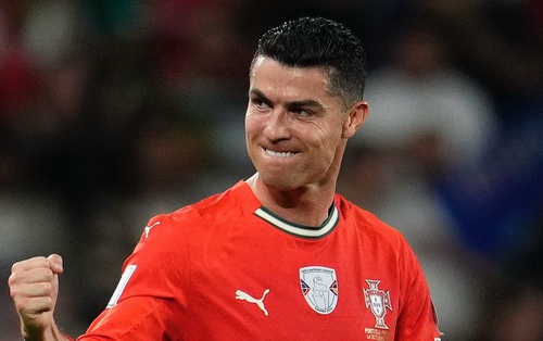 Ronaldo lập kỷ lục ở tuổi 40