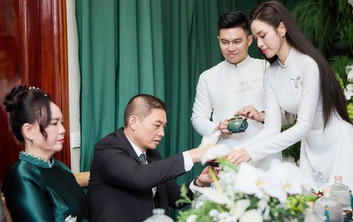 Khoảnh khắc hiếm khi các chủ tịch và phu nhân nổi tiếng Việt Nam “ra mặt” đi cưới vợ cho con