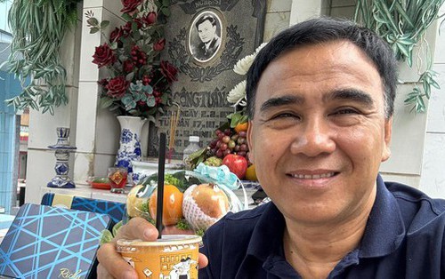 MC Quyền Linh, Phương Điền… thăm mộ Lê Công Tuấn Anh