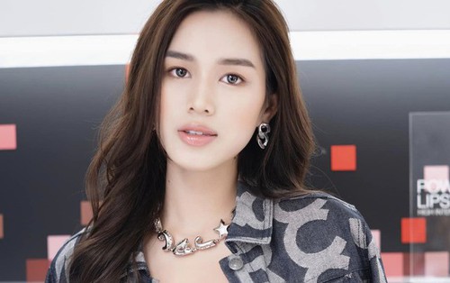 Thái độ của Hoa hậu Đỗ Hà giữa lúc hôn nhân bị quấy phá