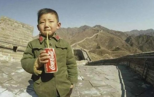 "Cậu bé Trung Quốc đầu tiên uống Coca-Cola" bây giờ ra sao?