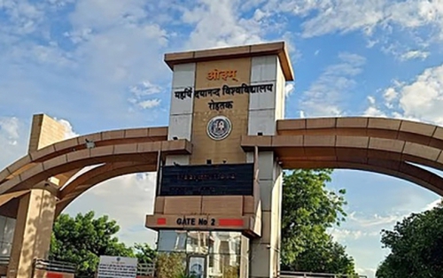 Nhân viên nữ bị ép chụp ảnh băng vệ sinh chứng minh 'đèn đỏ', cảnh sát vào cuộc