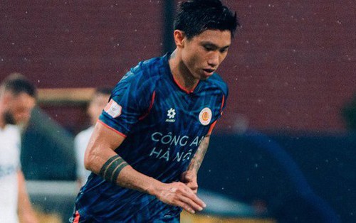 Đoàn Văn Hậu làm đội trưởng