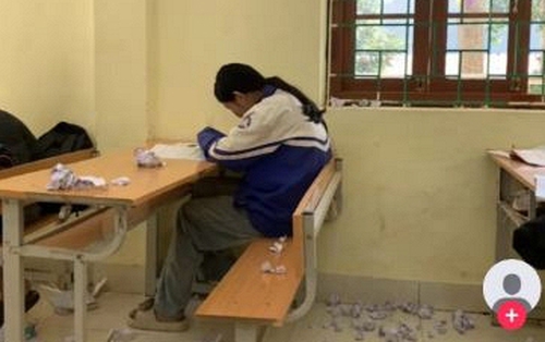 Bức ảnh khiến tôi chết lặng: Có 1 kiểu bạo lực, KHÔNG ĐÁNH nhưng đau hơn cả 100 cú đấm!