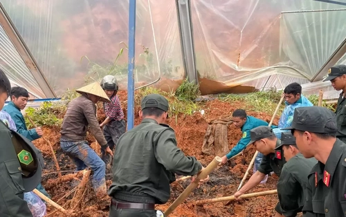 Tìm thấy người đàn ông bị đất đá vùi lấp tử vong khi làm vườn