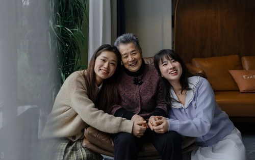 3 cách hiếu thảo phản tác dụng: Con cái càng xông xáo, người cao tuổi càng ngột ngạt