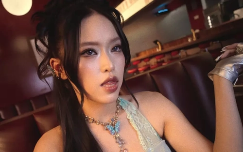 3 nữ ca sĩ phải gỡ MV