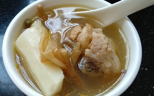 Ngày càng có nhiều người suy thận, bác sĩ nghẹn giọng nói có 4 loại nước là thủ phạm: "Uống ít 4 món này đi thôi"