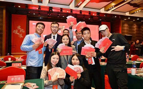 Giúp công ty ký được hợp đồng 36 tỷ đồng nhưng thưởng Tết chỉ bằng một nửa đồng nghiệp: Đầu năm nhận tin nhắn của sếp, tôi ngỡ ngàng