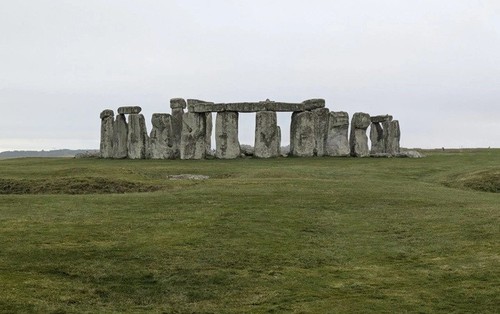 16 hố bí ẩn gần Stonehenge hé lộ sự thật gây chấn động