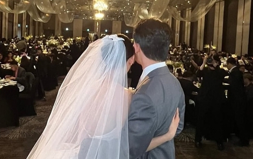 Mỹ nhân Mặt Trăng Ôm Mặt Trời mang bầu, công bố luôn ảnh siêu âm thai nhi