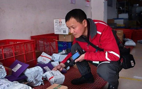 Giám đốc có 5 căn nhà, lương tháng 100 triệu xin "nghỉ hưu non" đi làm shipper