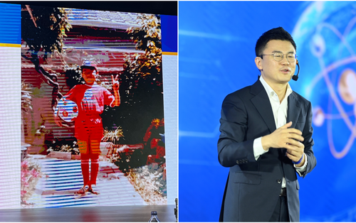 Cậu bé tò mò về cách đàn kiến "vận chuyển thức ăn" trong vườn nhà trở thành Giáo sư trí tuệ vật lý