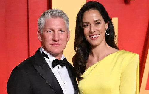 Ngôi sao tennis xinh đẹp tuyệt trần nộp đơn ly hôn huyền thoại MU vì bị "cắm sừng"