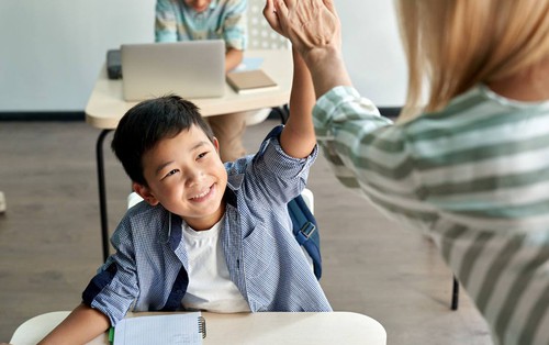 Cha mẹ dạy con 9 kỹ năng này: Sau này xã hội biến động ra sao cũng không lo bị đào thải!