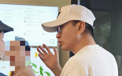 "Nhĩ Khang" Châu Kiệt ở tuổi 54: Dáng vẻ thư sinh, dung mạo như chưa từng thay đổi suốt 20 năm