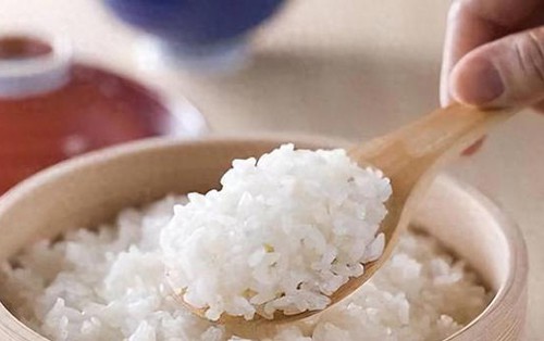 Người phụ nữ 49 tuổi nhất quyết ăn cơm nguội mỗi ngày, 6 tháng sau nhận kết quả bất ngờ