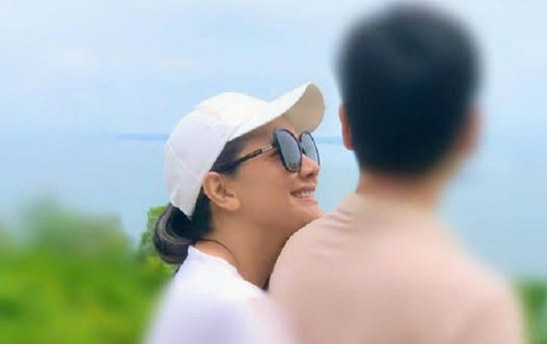 Nữ diễn viên Việt nổi tiếng công khai bạn trai ở tuổi 49 sau 3 lần đổ vỡ, một mình nuôi 3 con
