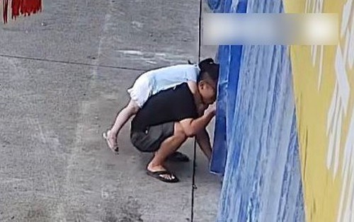 Ngày nào cũng thấy vợ đưa con đi học, 5 năm sau chồng nhận tin "rợn người": Bé chưa đến lớp dù chỉ 1 ngày