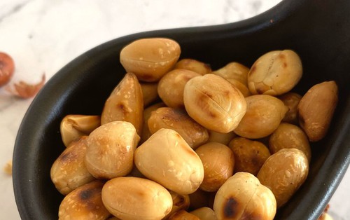 Sáng dậy, nhân lúc bụng đói ăn vài hạt "rẻ bèo" này ngang nuốt "thần dược" cho sức khoẻ, sắc đẹp: Bếp Việt thường có sẵn