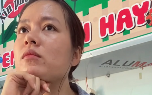 Khoảnh khắc trong lớp học khiến triệu người rơi nước mắt: "Mình có mẹ là đã quá may mắn rồi"