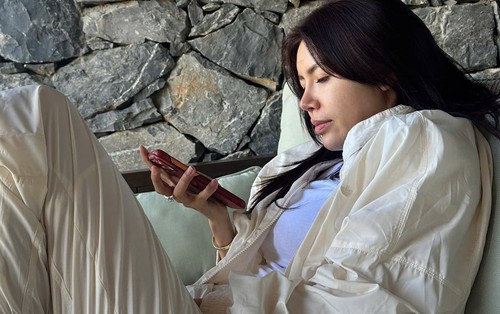 Minh Tú cập nhật diễn biến mới nhất vụ mắc kẹt ở Oman