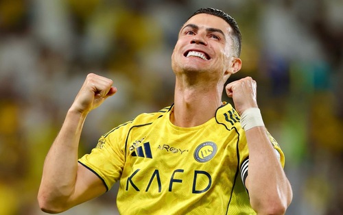 Đẳng cấp Ronaldo: Vừa trở lại sau chấn thương đã lập cú đúp