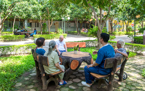 Hà Nội đã có viện dưỡng lão chuẩn Nhật Bản với giá 8,5 triệu đồng mỗi tháng: Xây dựng theo mô hình "nhà vườn" xanh mát, chăm sóc toàn diện
