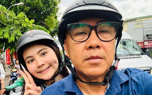 MC Quyền Linh làm vận chuyển không lương