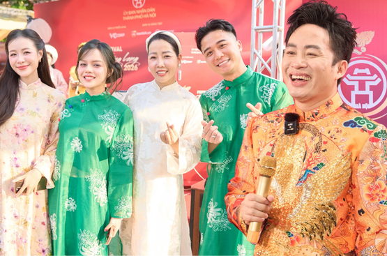 Booth Fandom Yêu Nước tại Festival Thăng Long - Hà Nội hút dàn KOL: Tùng Dương xuất hiện, giao lưu cực “nhiệt”