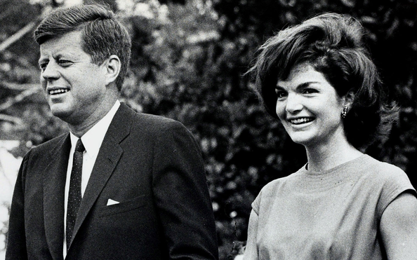 JACQUELINE KENNEDY ONASSIS: tin tức Mới nhất Đệ nhất phu nhân Jackie Kennedy:  Mạnh mẽ vượt qua nỗi đau mất con, chồng chết ngay trước mắt và biểu tượng  thời trang sống